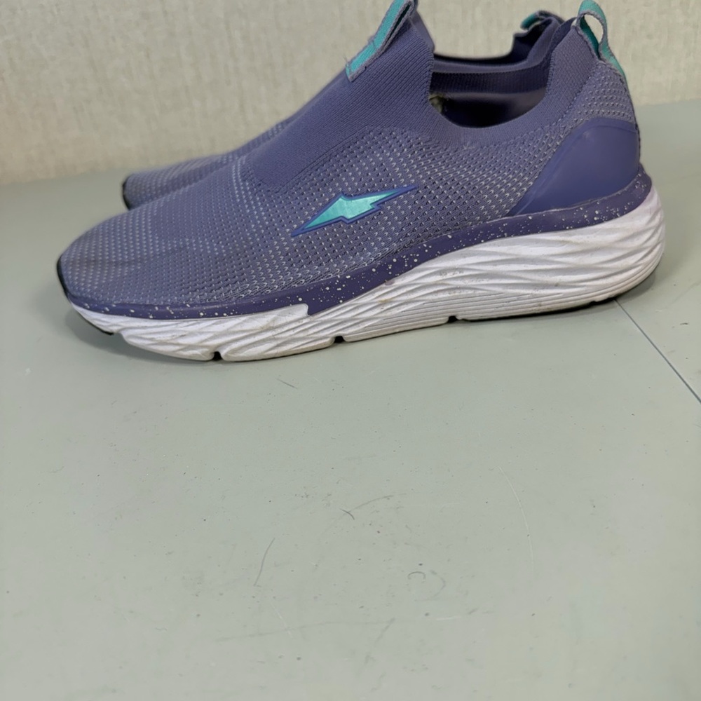 Avia Athletic Shoes Women 8.5 Purple Easy On Comfort Sneakers Light Weight